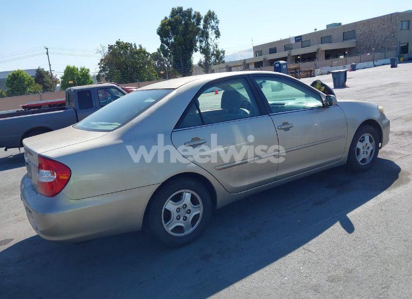 Photo 4 of 2002 Toyota Camry LE V6 (VIN 4T1BF32K82U030068)