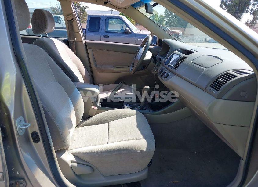 Photo 5 of 2002 Toyota Camry LE V6 (VIN 4T1BF32K82U030068)