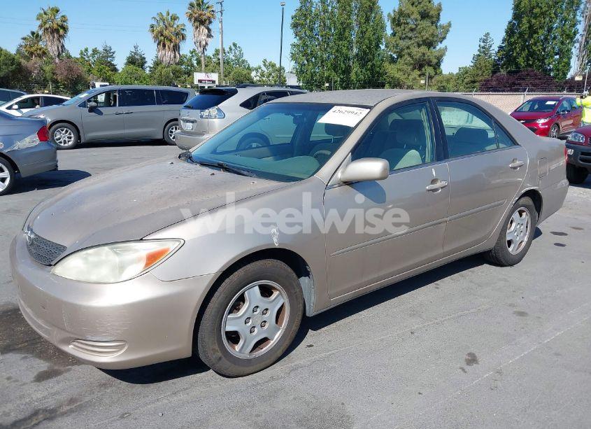 Photo 6 of 2002 Toyota Camry LE V6 (VIN 4T1BF32K82U030068)