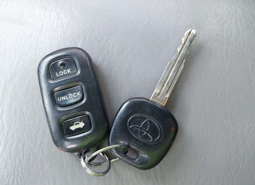 Photo 11 of 2002 Toyota Camry XLE V6 (VIN 4T1BF32K82U033696)