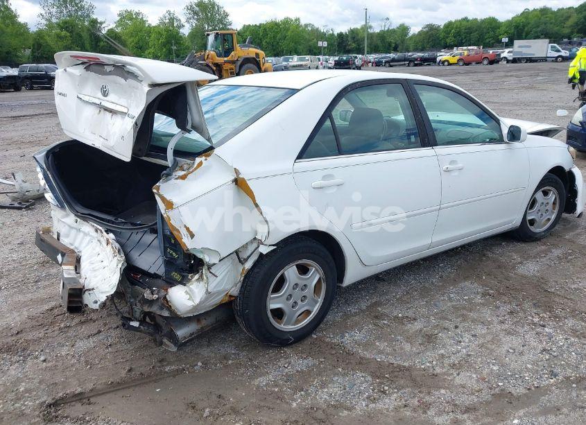 Photo 4 of 2003 Toyota Camry LE V6/SE V6/XLE V6 (VIN 4T1BF32K83U052749)