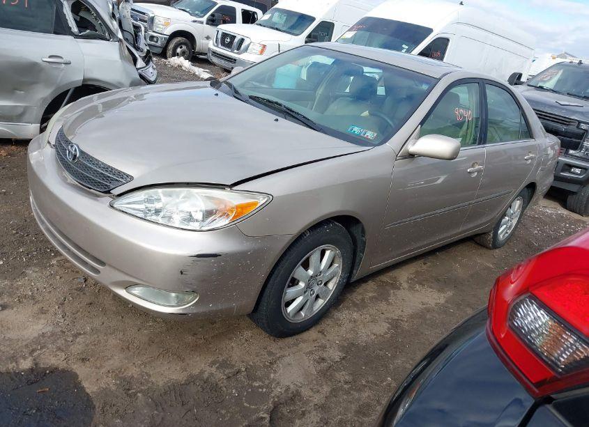 Photo 2 of 2003 Toyota Camry XLE V6 (VIN 4T1BF32K83U552135)