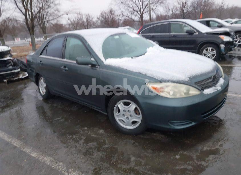 2003 Toyota Camry LE V6 (VIN 4T1BF32K83U563975) main photo