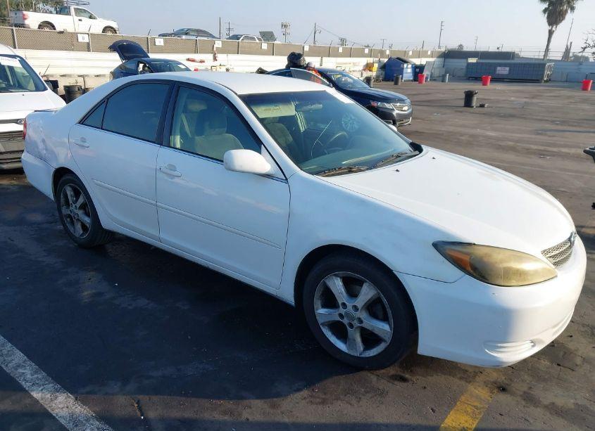 2004 Toyota Camry LE V6 (VIN 4T1BF32K84U078639) main photo