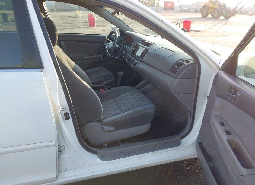 Photo 5 of 2004 Toyota Camry LE V6 (VIN 4T1BF32K84U078639)