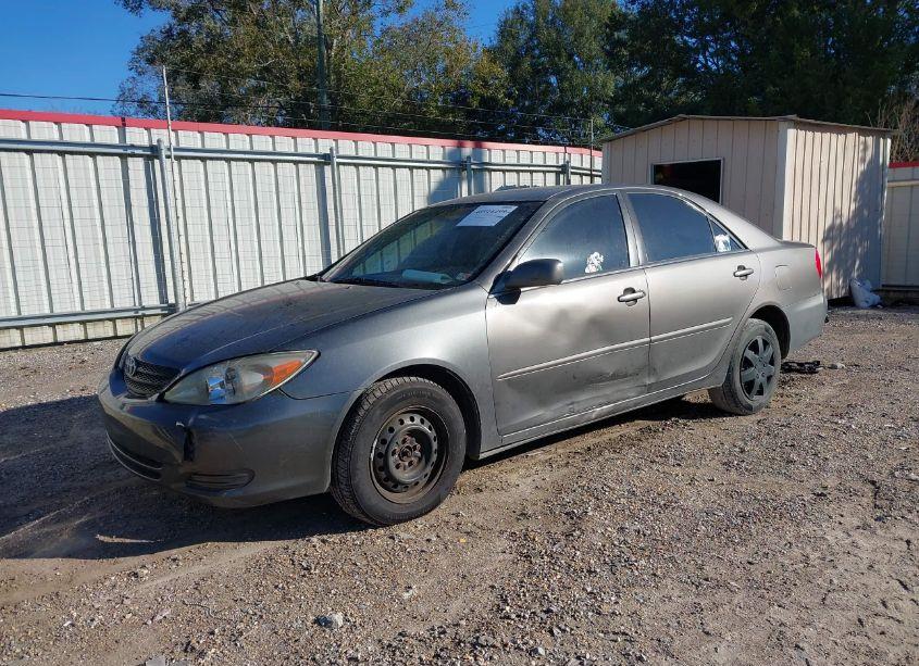 Photo 2 of 2004 Toyota Camry LE V6 (VIN 4T1BF32K84U078981)