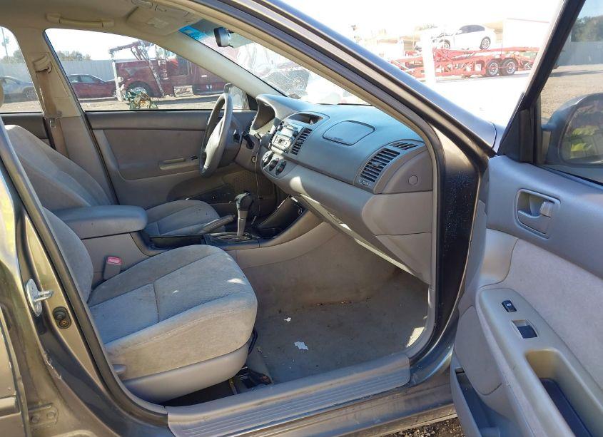 Photo 5 of 2004 Toyota Camry LE V6 (VIN 4T1BF32K84U078981)