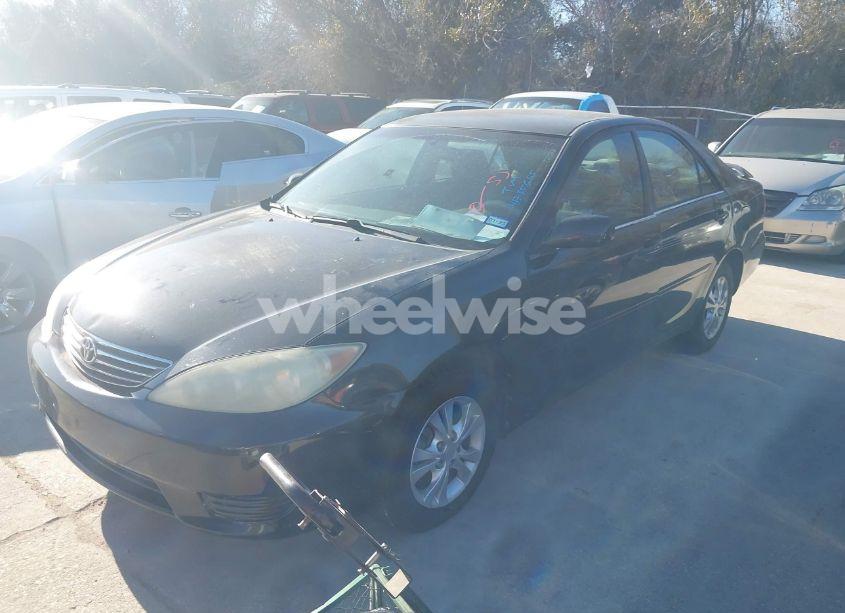 Photo 2 of 2005 Toyota Camry LE V6 (VIN 4T1BF32K85U090436)