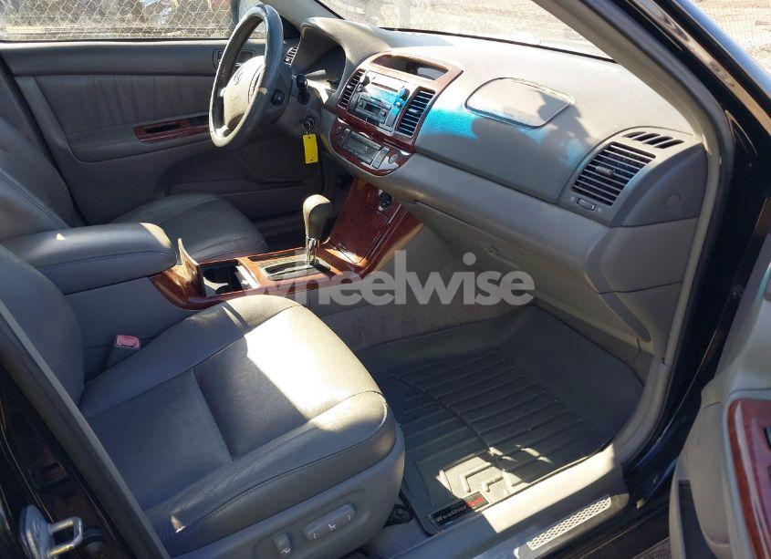 Photo 5 of 2005 Toyota Camry XLE V6 (VIN 4T1BF32K85U091666)