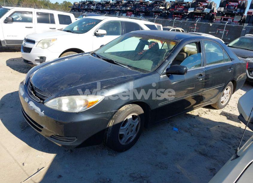 Photo 2 of 2002 Toyota Camry LE V6 (VIN 4T1BF32K92U525444)