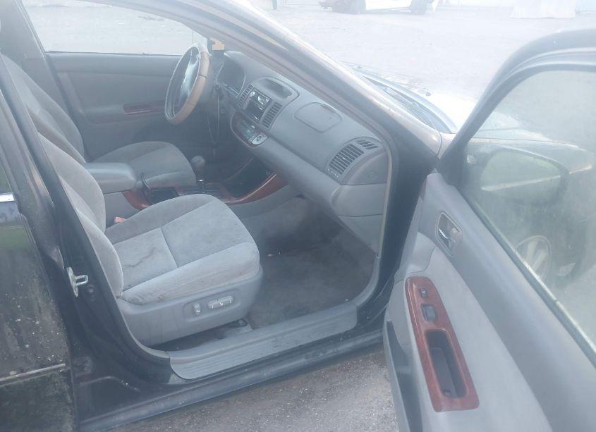 Photo 5 of 2004 Toyota Camry XLE V6 (VIN 4T1BF32K94U062627)