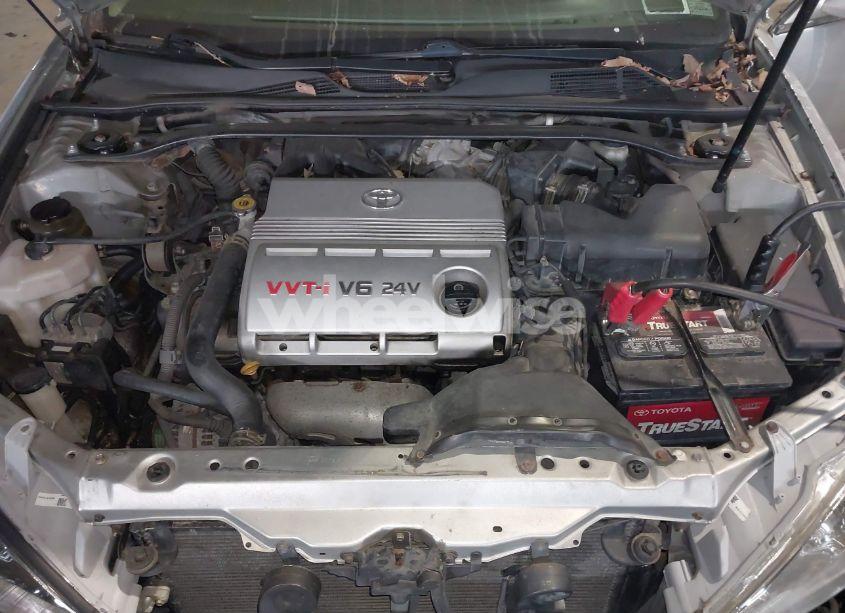 Photo 10 of 2004 Toyota Camry LE V6 (VIN 4T1BF32K94U570743)