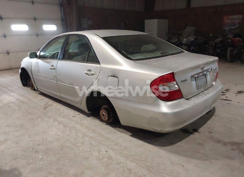 Photo 3 of 2004 Toyota Camry LE V6 (VIN 4T1BF32K94U570743)