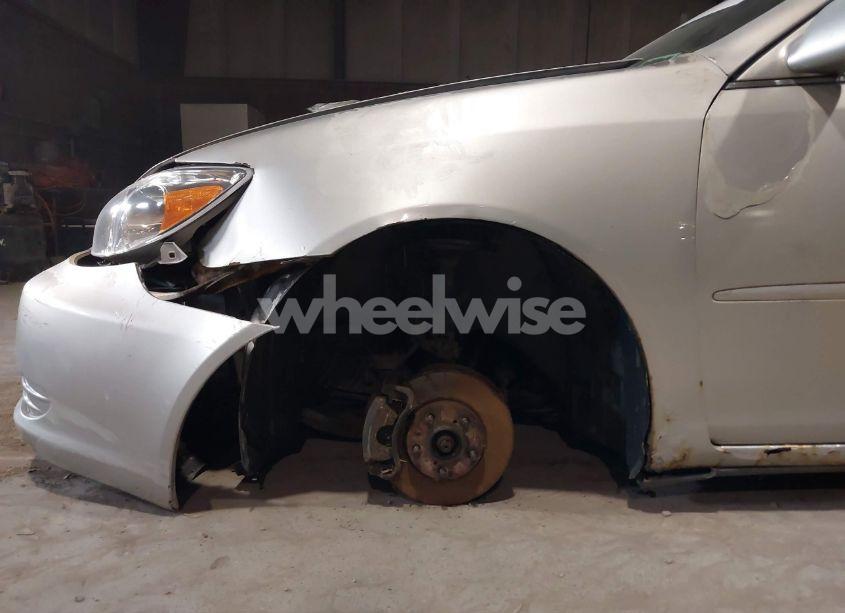 Photo 6 of 2004 Toyota Camry LE V6 (VIN 4T1BF32K94U570743)