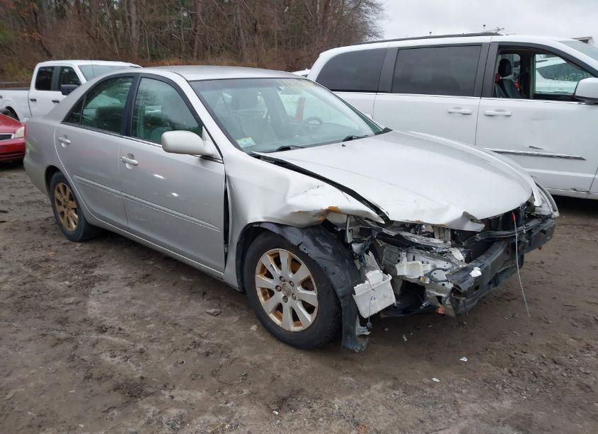 2004 Toyota Camry LE V6 (VIN 4T1BF32K94U579085) main photo
