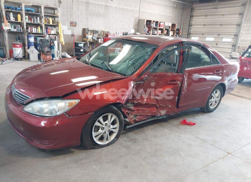Photo 2 of 2005 Toyota Camry LE V6 (VIN 4T1BF32K95U109656)