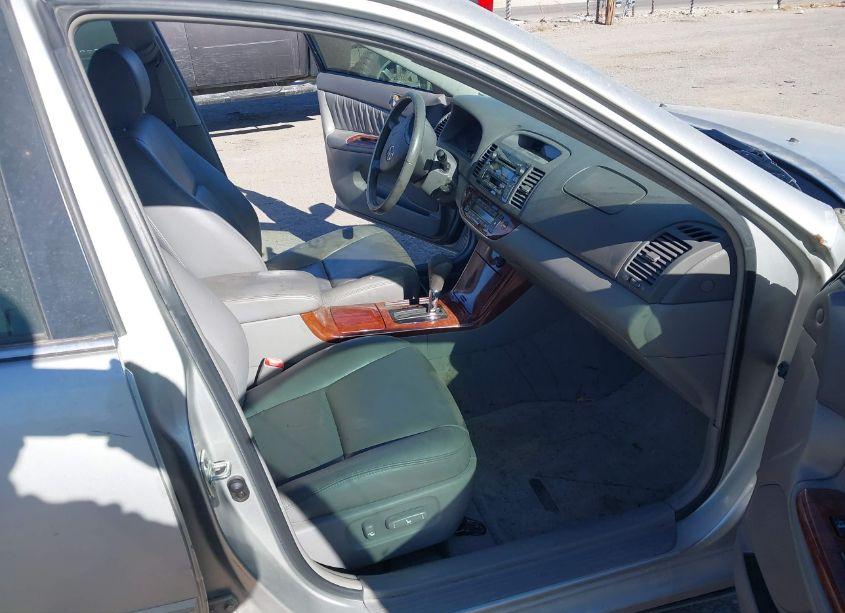 Photo 5 of 2005 Toyota Camry XLE V6 (VIN 4T1BF32K95U601958)