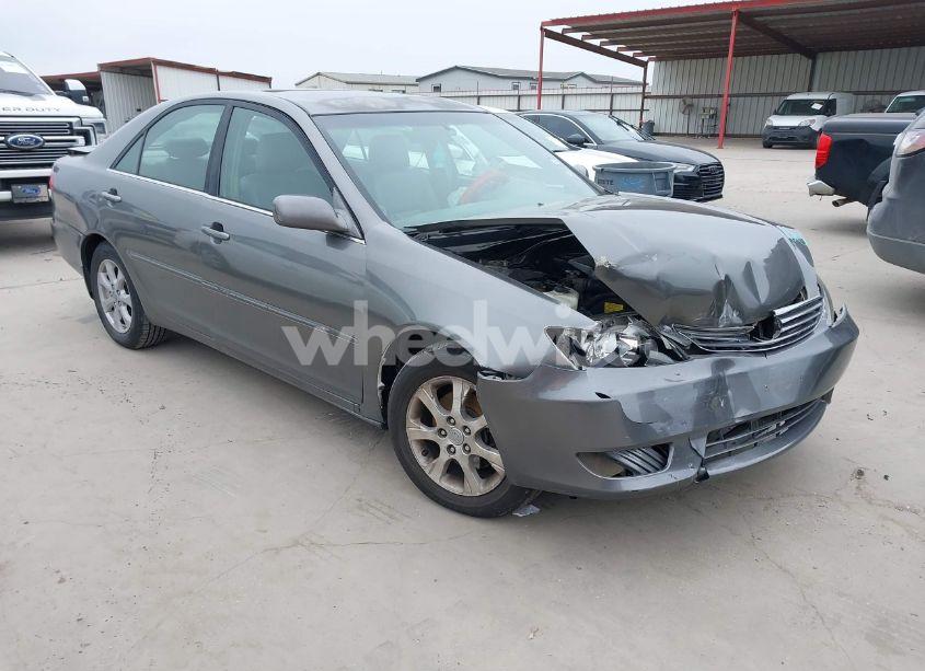 2005 Toyota Camry XLE V6 (VIN 4T1BF32K95U617917) main photo
