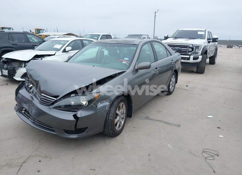 Photo 2 of 2005 Toyota Camry XLE V6 (VIN 4T1BF32K95U617917)