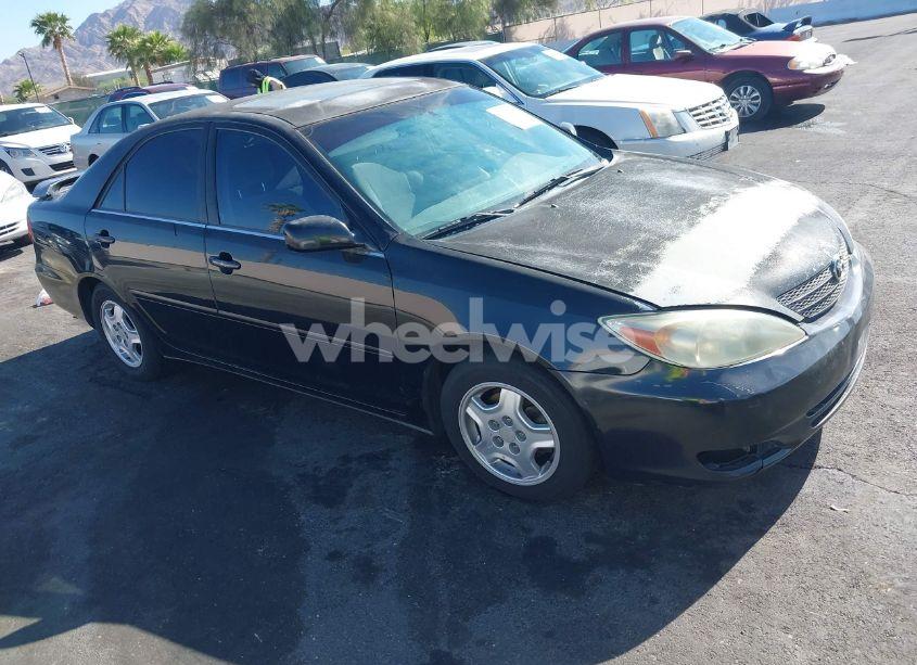 2002 Toyota Camry LE V6 (VIN 4T1BF32KX2U029701) main photo