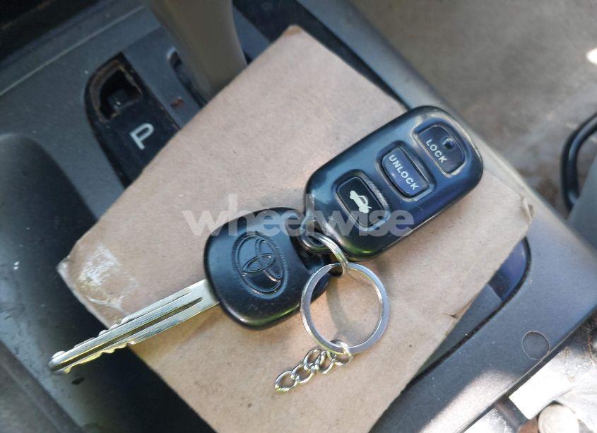 Photo 11 of 2002 Toyota Camry LE V6 (VIN 4T1BF32KX2U029701)