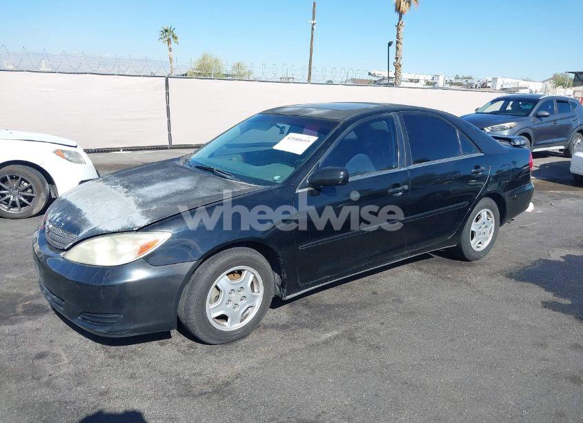 Photo 2 of 2002 Toyota Camry LE V6 (VIN 4T1BF32KX2U029701)