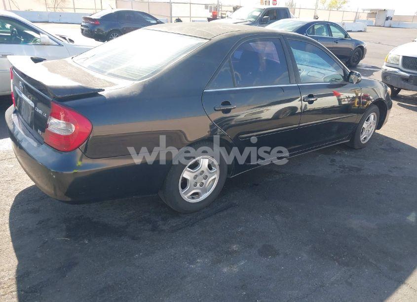 Photo 4 of 2002 Toyota Camry LE V6 (VIN 4T1BF32KX2U029701)