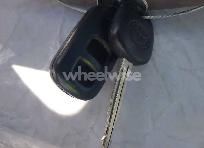 Photo 11 of 2002 Toyota Camry LE V6 (VIN 4T1BF32KX2U034414)