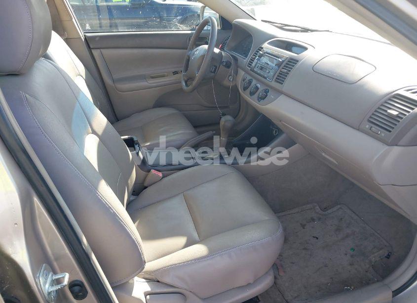 Photo 5 of 2002 Toyota Camry LE V6 (VIN 4T1BF32KX2U034414)