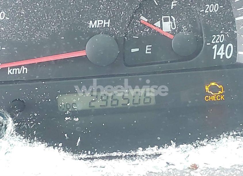 Photo 12 of 2002 Toyota Camry XLE V6 (VIN 4T1BF32KX2U511780)