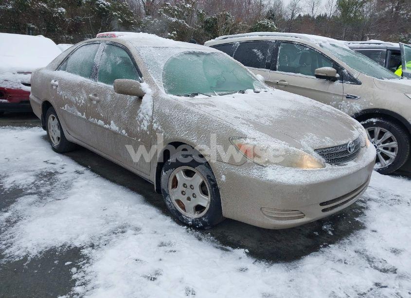 2002 Toyota Camry LE V6 (VIN 4T1BF32KX2U517806) main photo