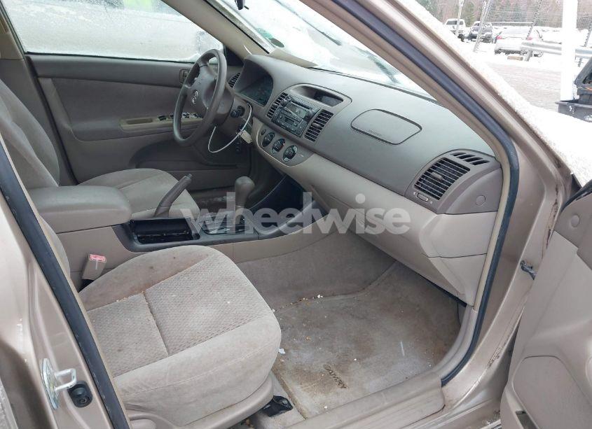 Photo 5 of 2002 Toyota Camry LE V6 (VIN 4T1BF32KX2U517806)