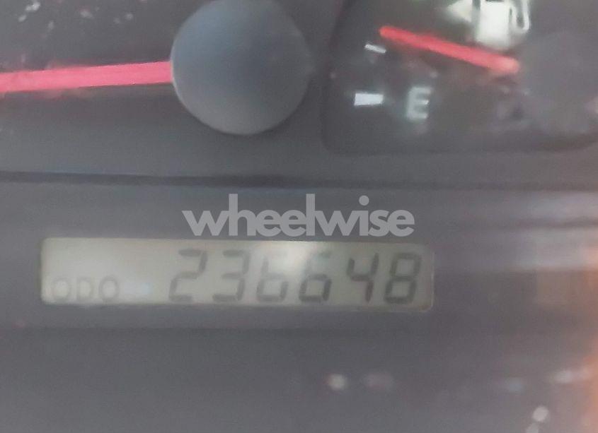 Photo 7 of 2002 Toyota Camry LE V6 (VIN 4T1BF32KX2U517806)