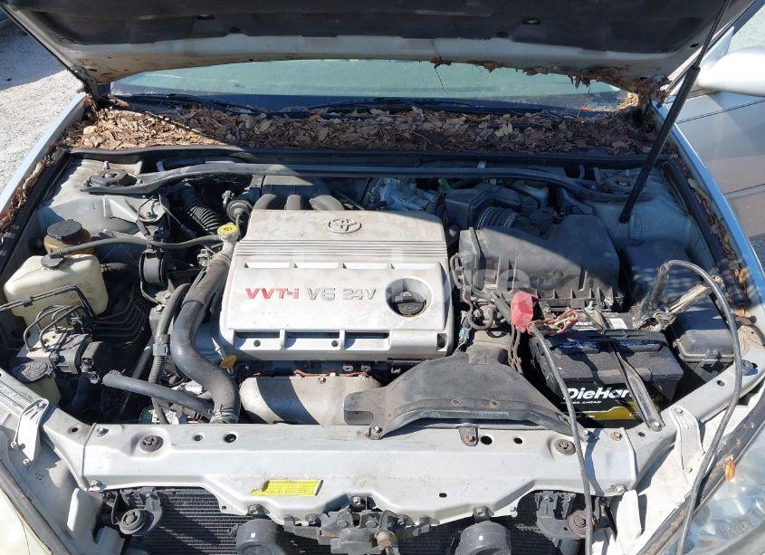 Photo 10 of 2003 Toyota Camry LE V6 (VIN 4T1BF32KX3U563279)