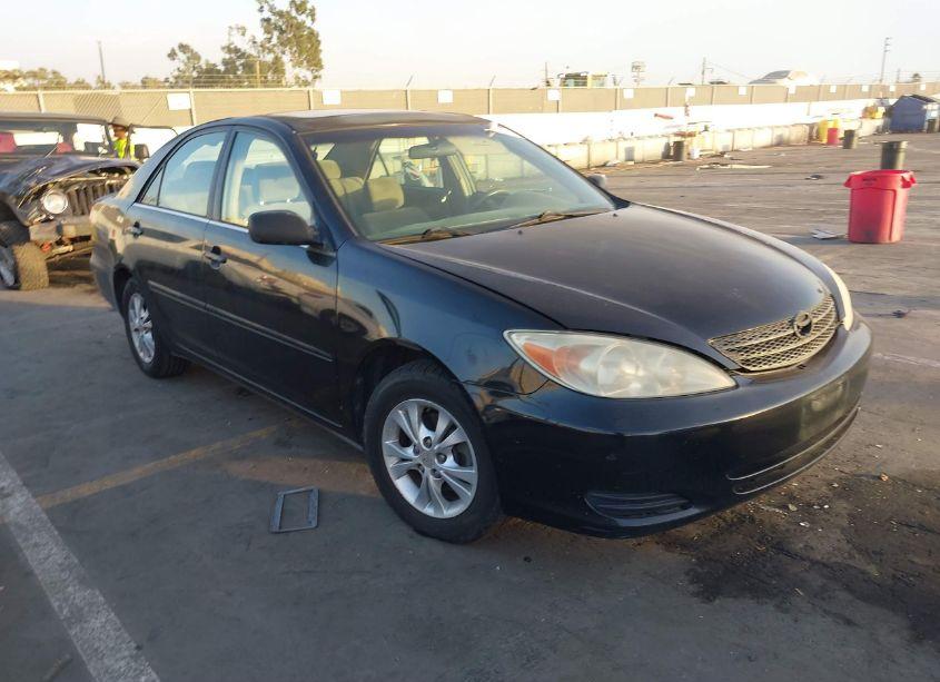 2004 Toyota Camry LE V6 (VIN 4T1BF32KX4U072695) main photo