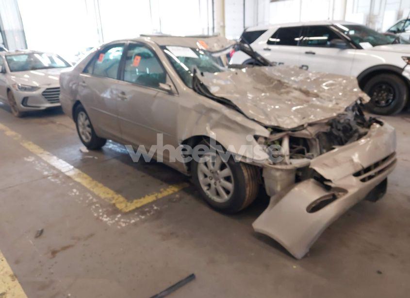2004 Toyota Camry XLE V6 (VIN 4T1BF32KX4U075080) main photo