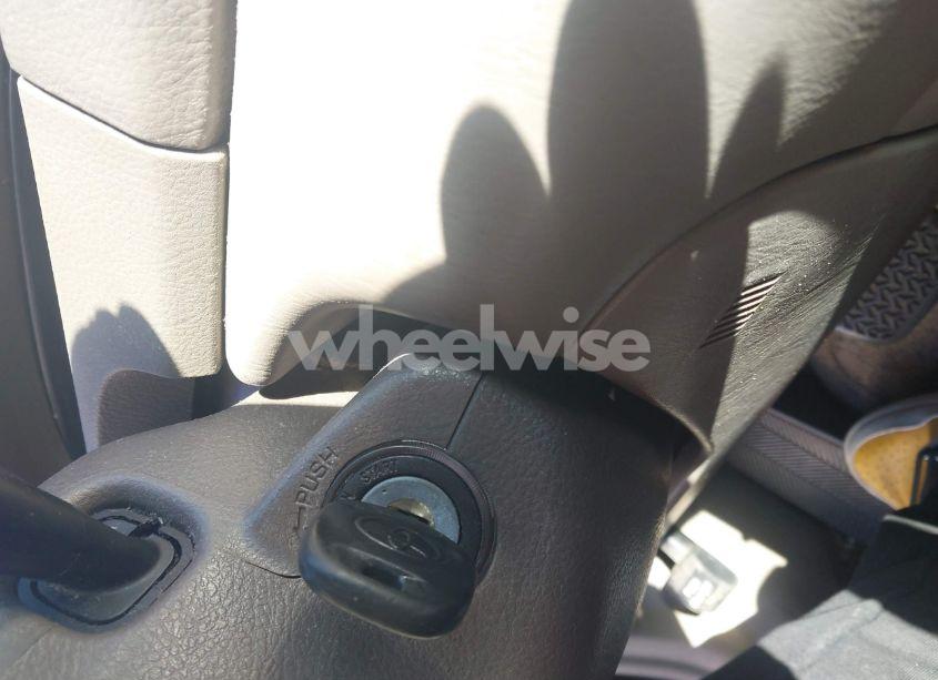 Photo 11 of 2005 Toyota Camry XLE V6 (VIN 4T1BF32KX5U084931)