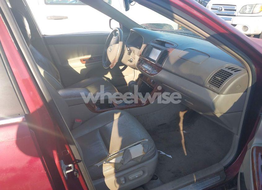Photo 5 of 2005 Toyota Camry XLE V6 (VIN 4T1BF32KX5U084931)