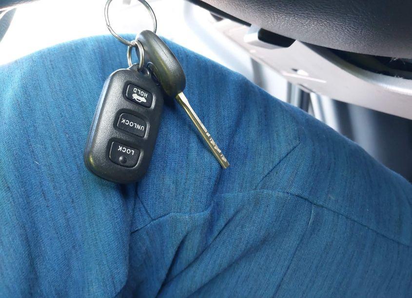 Photo 11 of 2005 Toyota Camry LE V6/XLE V6 (VIN 4T1BF32KX5U086212)