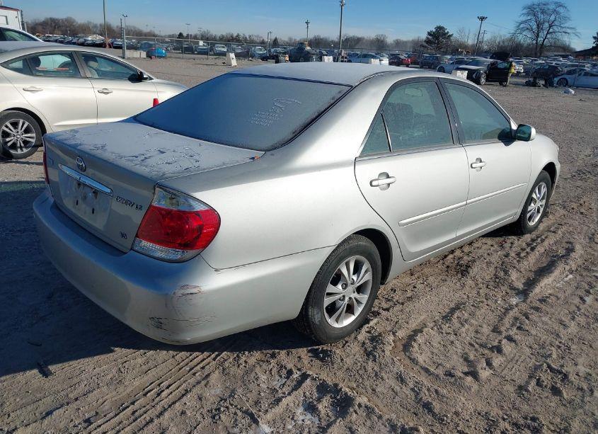 Photo 4 of 2005 Toyota Camry LE V6/XLE V6 (VIN 4T1BF32KX5U086212)