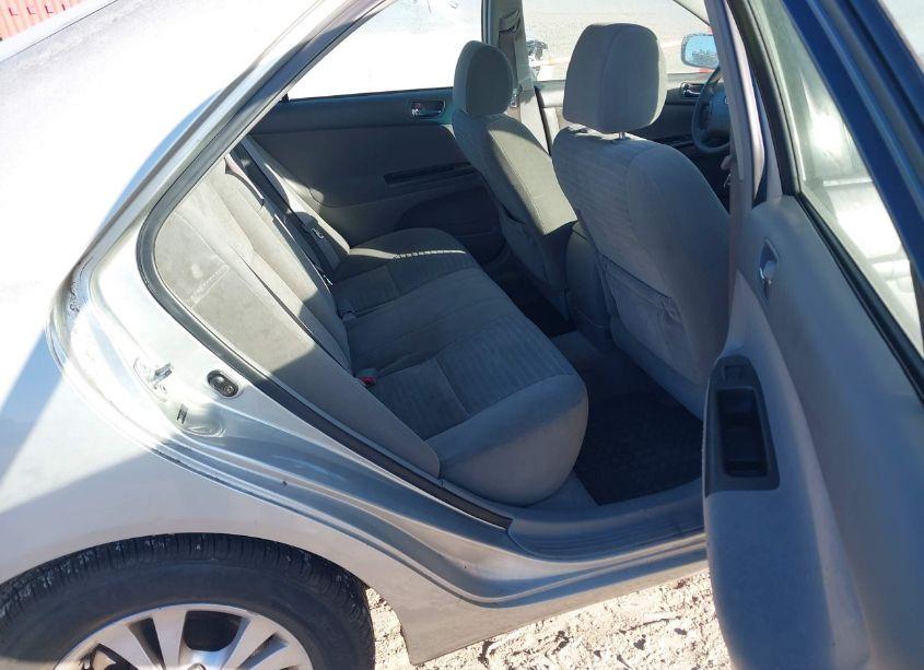 Photo 8 of 2005 Toyota Camry LE V6/XLE V6 (VIN 4T1BF32KX5U086212)