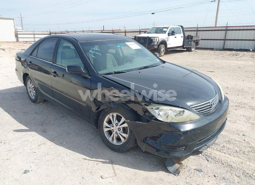 2005 Toyota Camry LE V6 (VIN 4T1BF32KX5U615237) main photo