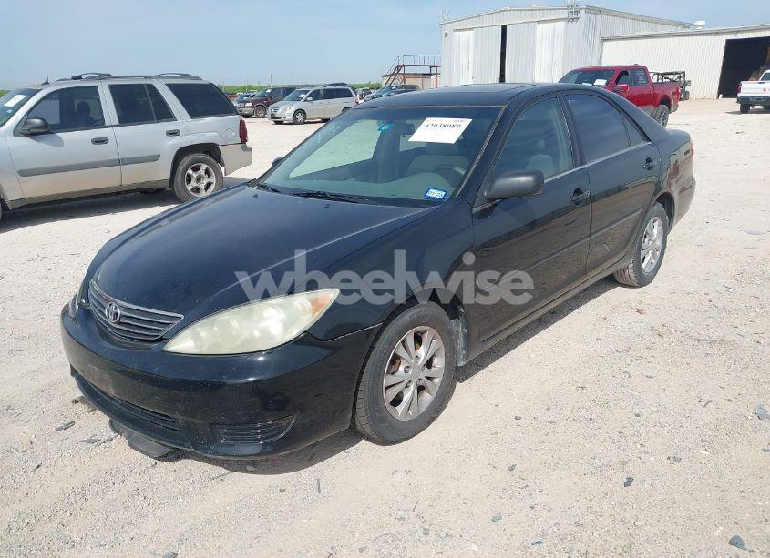Photo 2 of 2005 Toyota Camry LE V6 (VIN 4T1BF32KX5U615237)