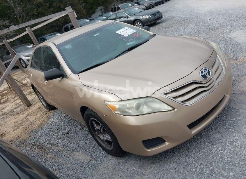 2010 Toyota Camry LE (VIN 4T1BF3EK0AU014733) main photo