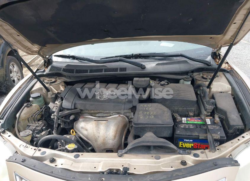 Photo 10 of 2010 Toyota Camry LE (VIN 4T1BF3EK0AU014733)