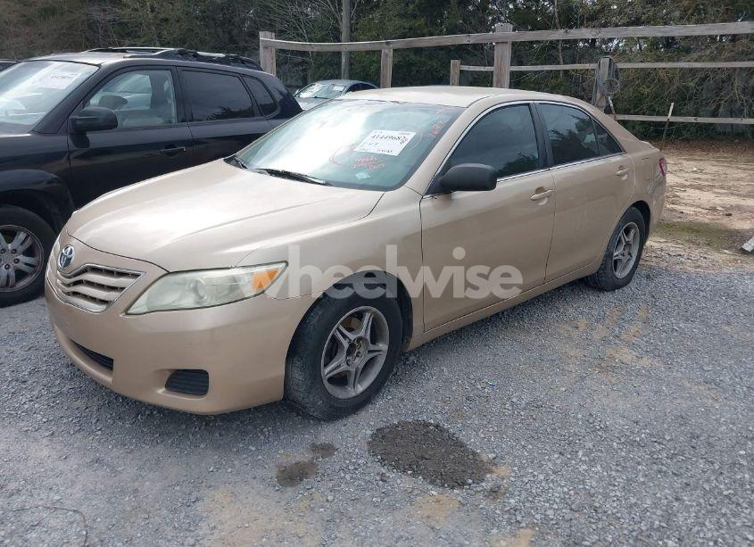 Photo 2 of 2010 Toyota Camry LE (VIN 4T1BF3EK0AU014733)