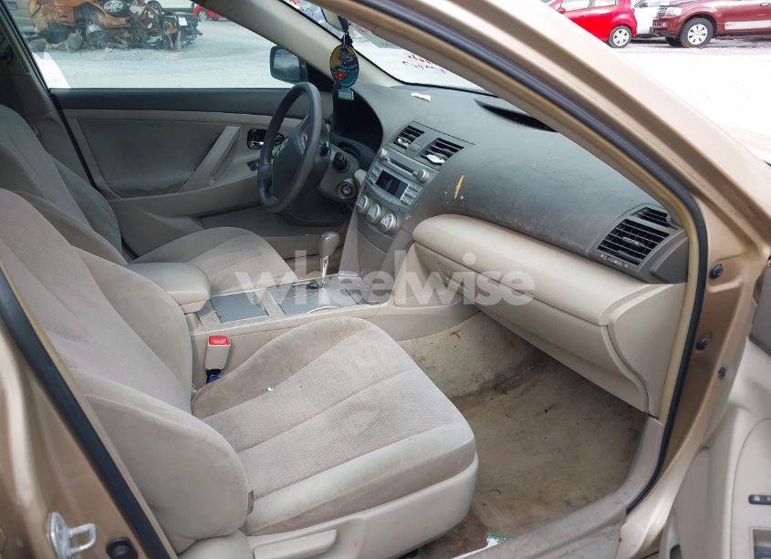 Photo 5 of 2010 Toyota Camry LE (VIN 4T1BF3EK0AU014733)