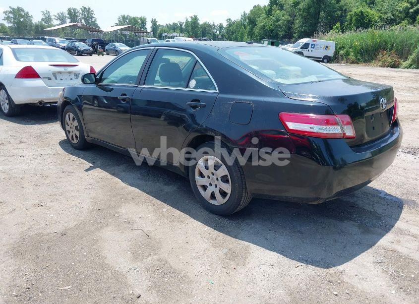 Photo 3 of 2010 Toyota Camry (VIN 4T1BF3EK0AU037820)