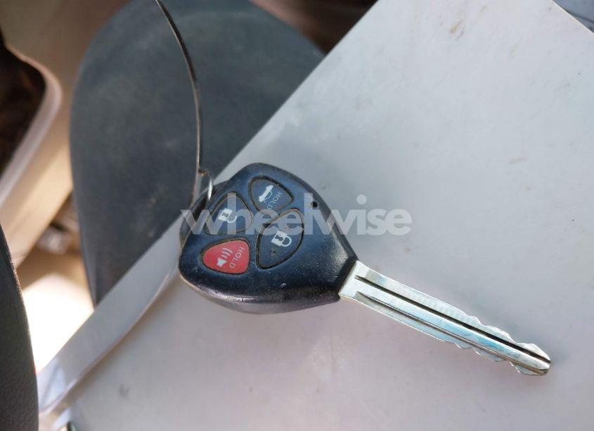 Photo 11 of 2010 Toyota Camry LE (VIN 4T1BF3EK0AU054505)