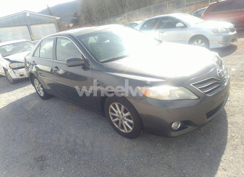 2010 Toyota Camry XLE (VIN 4T1BF3EK0AU054746) main photo